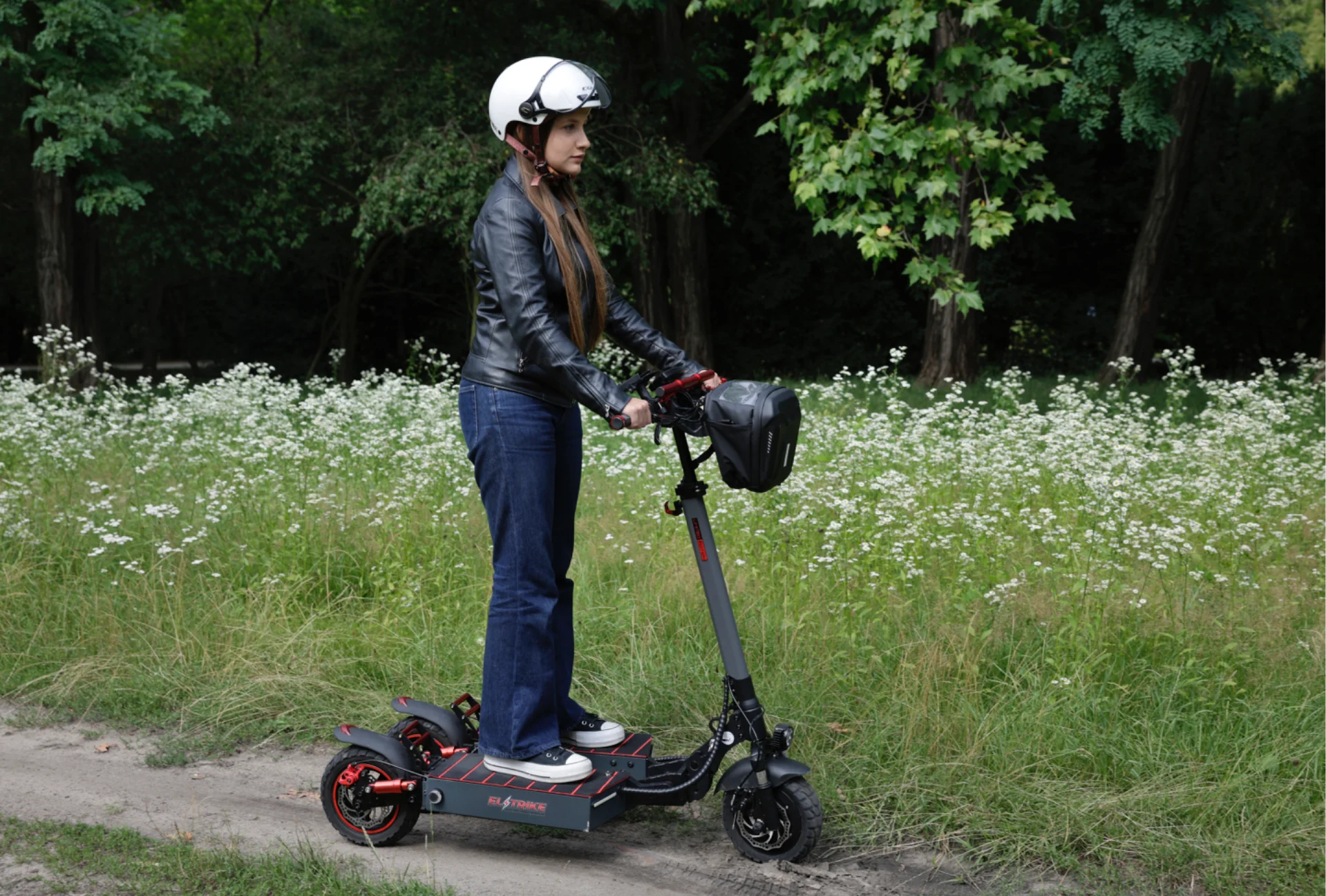 EL TRIKE w roli głównej.